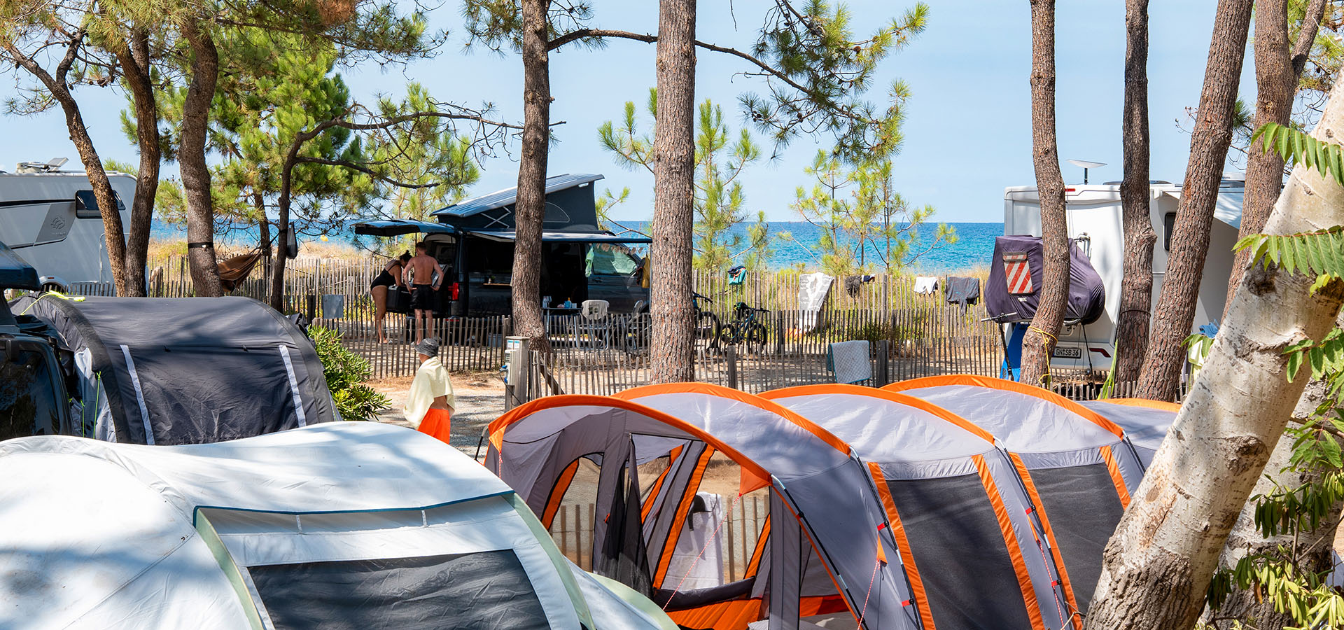 Camping san damiano emplacement premier rang mer van camping car et tente
